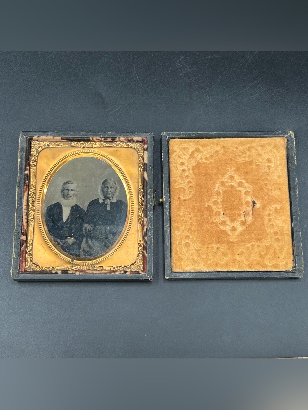 Antique Tintype Photo Elderly Couple Union Case Civil War Era Portrait
